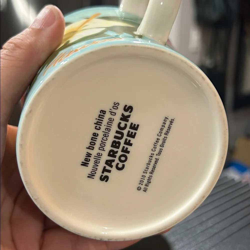 Starbucks Tropical Hawaii Mug with Red & Yellow Blooms- never used sat on shelf - Picture 4 of 4